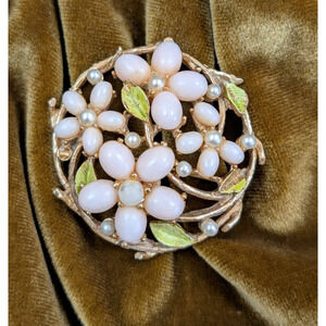 Vintage ART Pink Glass Cabochon Flower Brooch Gold Tone Floral Signed Mode Art